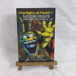 Five Nights at Freddy's: Fazbear Frights Graphic Novel Collection Vol. 1